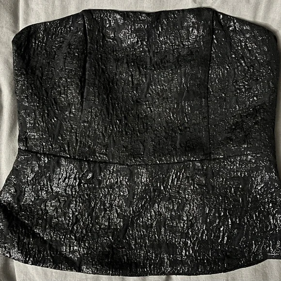 New With Tags H&M Bandeau Style Peplum Top M - Picture 2 of 9